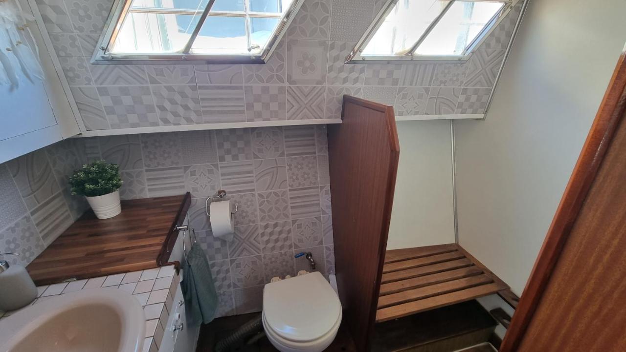Charming Boat House In Barcelona With Big Terrace And Solarium Hotel Sant Adria de Besos Bagian luar foto